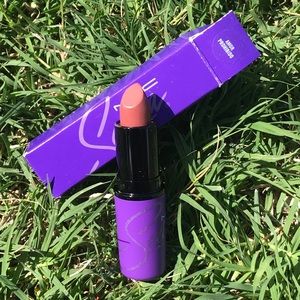 Selena MAC Amor Prohibido Lipstick